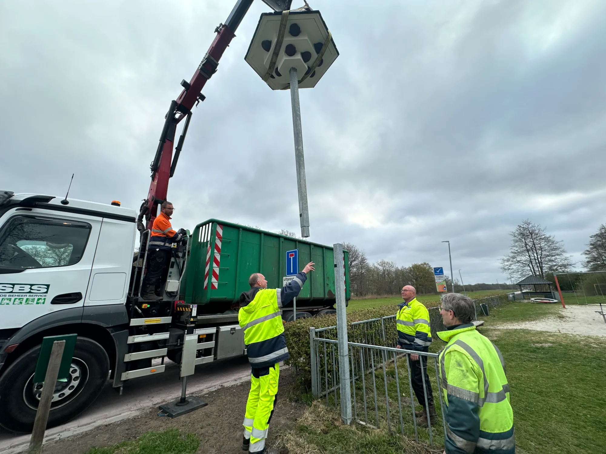 Plaatsen van de zwaluwtil